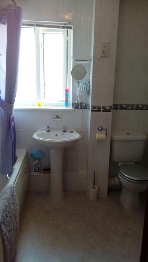 Lavender House Hotel Bridgend  Ngoại thất bức ảnh