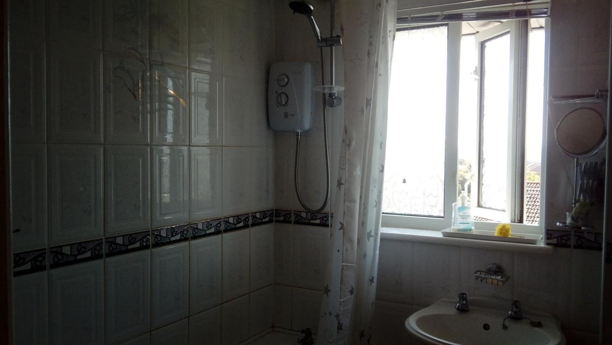 Lavender House Hotel Bridgend  Ngoại thất bức ảnh